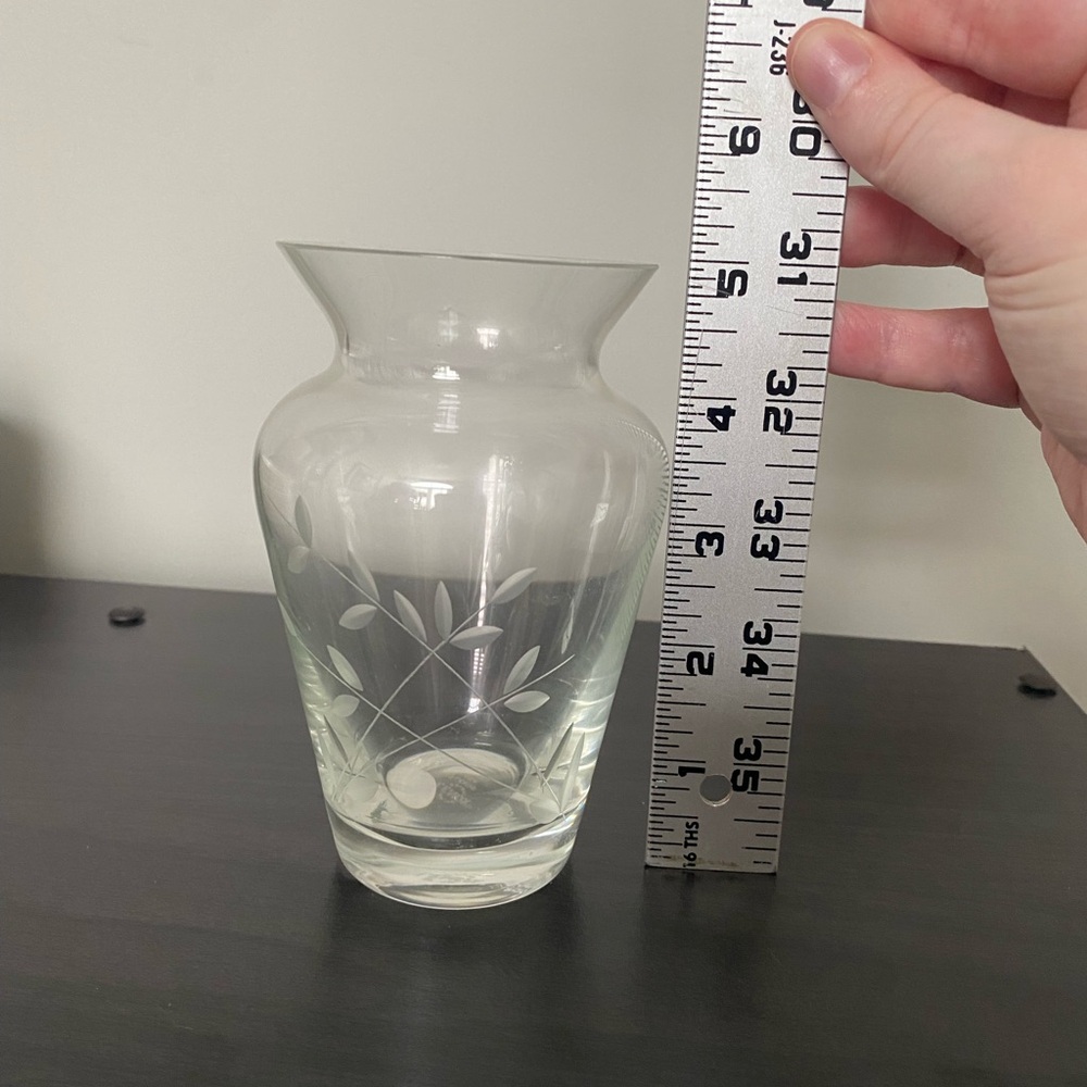 Lenox Clear Glass Vase with Leaf Design - Picture 6 of 6